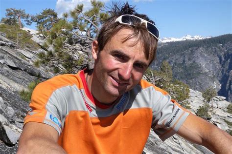 Hd footage of ueli steck speed soloing the grandes jorasses north face via the colton macintyre. Ueli Steck Swiss Machine dead climbing Mount Everest one ...