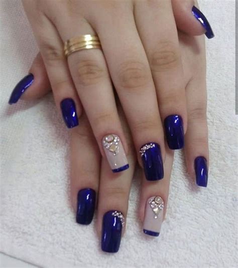 Uñas efecto espejo en todos los colores y diseños. Pin de Зульфия Васькина em unhas esmaltes | Unhas azuis ...
