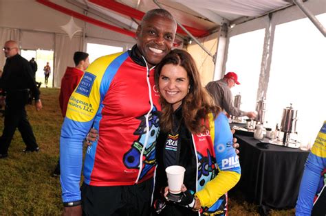 His wife's name is maria carl lewis. Carl Lewis 2018: Wife, net worth, tattoos, smoking & body ...