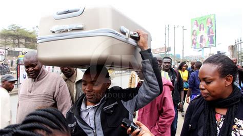 Kenyans Flee Nairobi In Fear Of Poll Violence Anadolu Agency