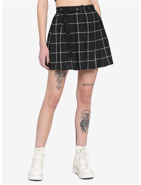 Black And White Plaid Pleated Skirt With Grommet Belt Hot Topic