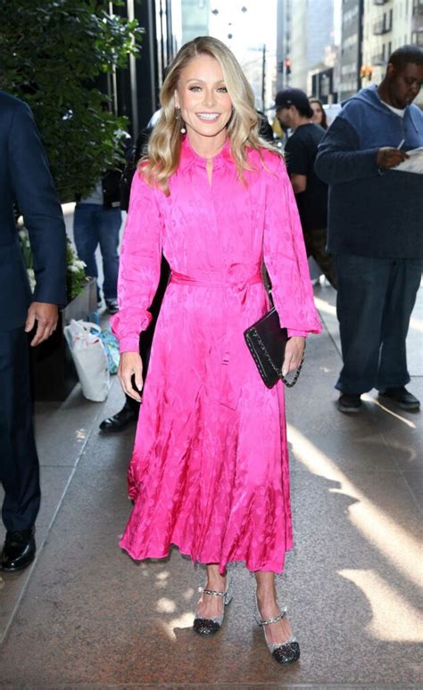 Kelly Ripa In A Pink Dress Arrives At The Varietys 2023 Power Of Women