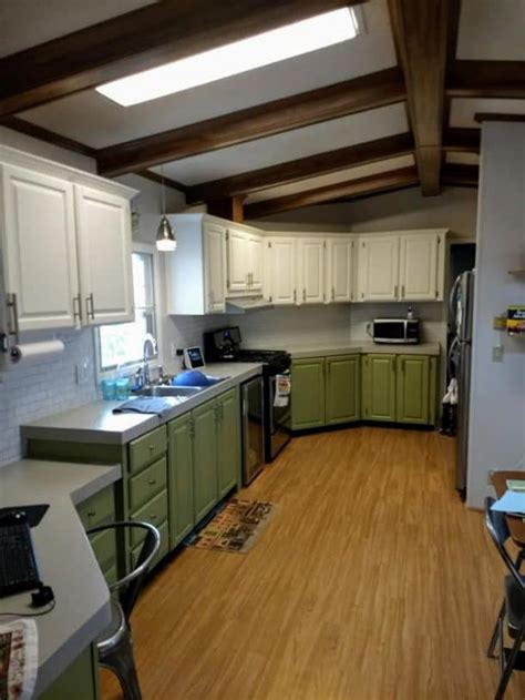 30 Gorgeous Mobile Home Kitchen Cabinet Colors Mobile Home Living