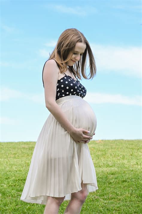 Maternity Photo At 33 Weeks Pregnant Life In Stepping Stones Free