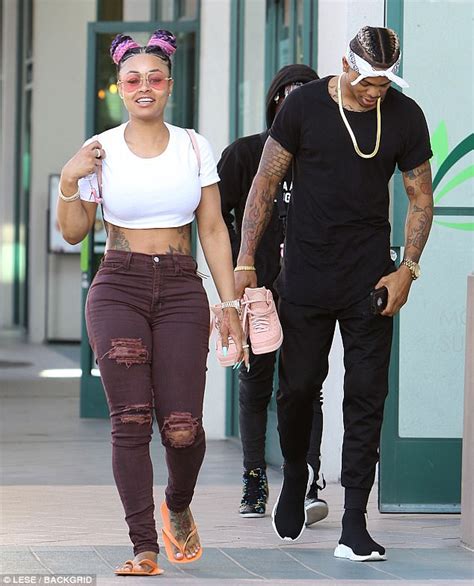Blac Chyna Shows Off Midriff During Outing With Mechie Daily Mail Online