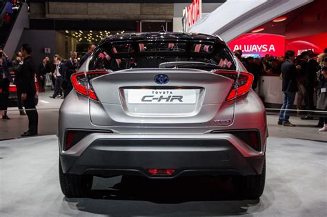 Root for your team anywhere you are. Toyota C-HR llega a Ginebra con diseño agresivo