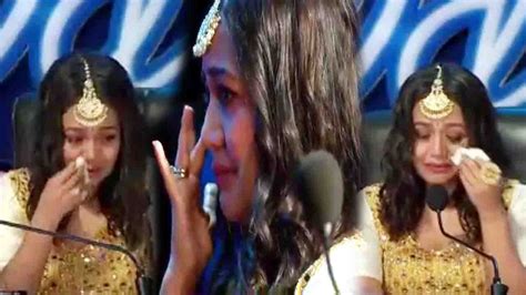 Indian Idol 11 Neha Kakkar Breaks Down After Knowing A Contestants Story Of Setting Himself On
