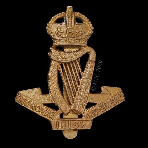 Royal Irish Regiment Cap Badge C1902 1922 The British And Commonwealth