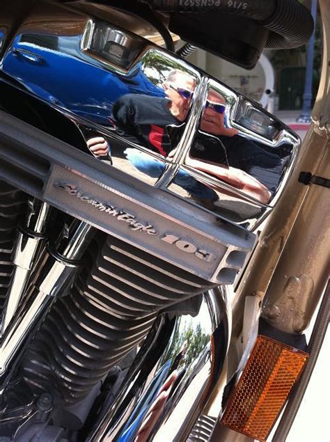 When servicing the fuel system, do not smoke or allow open flame or sparks in the vicinity. 2003 Harley-Davidson® FLHRSEI2 Screamin' Eagle® Road King ...