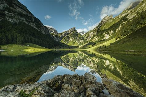 Wer in die schweiz auswandert, geht in bezug auf lebensweise und kultur ein geringeres risiko ein, als in vielen anderen ländern. Abkühlung garantiert: Das sind die schönsten Bergseen der ...