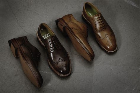 Oxford shoes have closed stitching and shoelace eyelets that are attached under the vamp. 17 best Oxford VS Derby Shoes images on Pinterest | Derby ...
