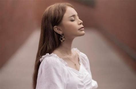 7 Artis Ganteng Jadi Model Video Klip Rossa Terbaru Lee Donghae