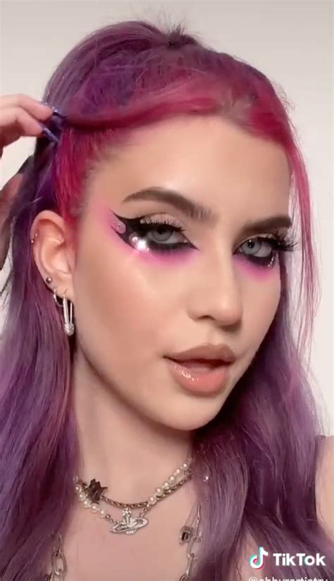 A New Tiktok Trend Uses Makeup To Create Exaggerated Under Eye Bags