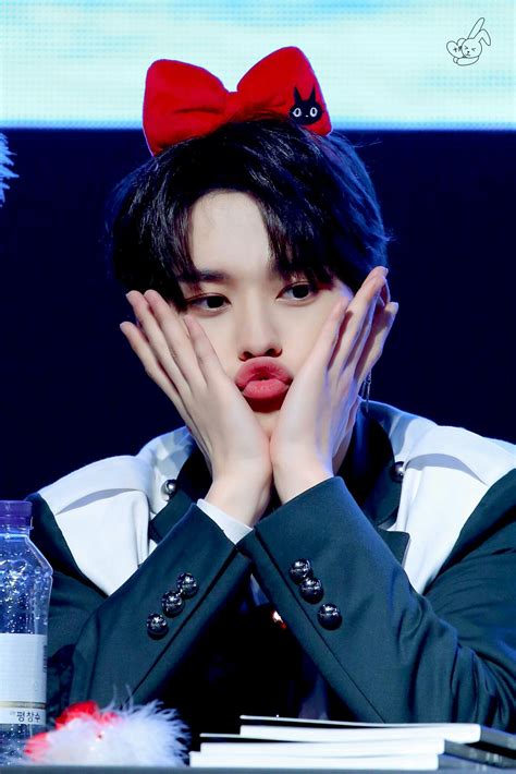 First established pic, gif & video account dedicated to lee minho / lee know from stray kids（╹◡╹）♡. #Leeknow #Cute (Dengan gambar)