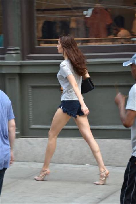You Can See Some Sexy Women While Walking The City Streets Pics