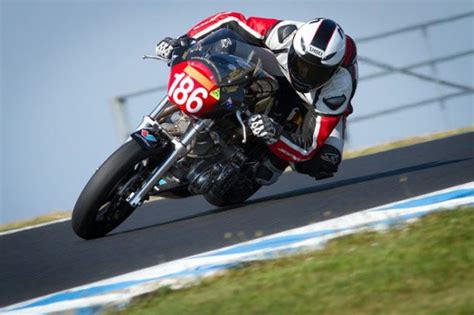 Irving Vincent On Track British Motorcycles Racing Motorcycles Custom