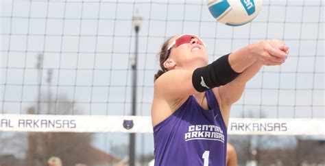 Uca Beach Volleyball Goes Toe To Toe With No 20 Horned Frogs