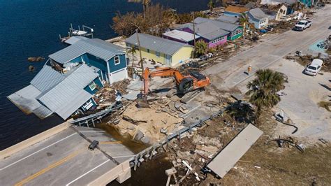 Photo Gallery Matlacha Pine Island Recovery Efforts After Hurricane Ian Miami Herald