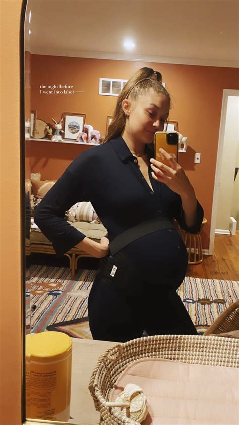 Gigi Hadid Shows Off Baby Bump In Throwback Pregnancy Selfie From Night
