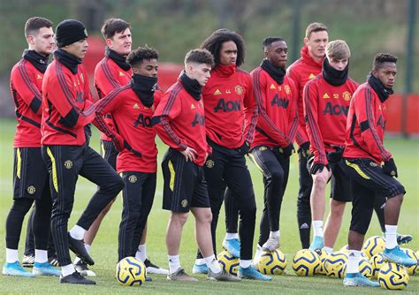 Gut verlaufen, aber er braucht eine zeit intensive pflege, um seine genesung zu optimieren», teilte man united mit. Manchester United to return to training on May 18 - utdreport