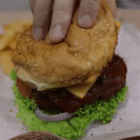 View the online menu of salt & pepper and other restaurants in fullerton, california. Spiciest Burger in Malaysia Review At Salt and Pepper ...