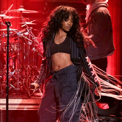 Sza Wears Dkny Look 42 For Her Performance On The Tonight Show Black
