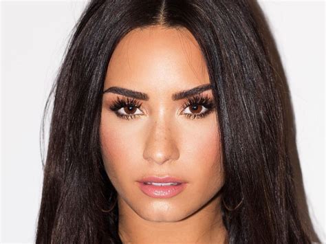 Consigue La Mirada Seductora De Demi Lovato En 5 Pasos Photo 1