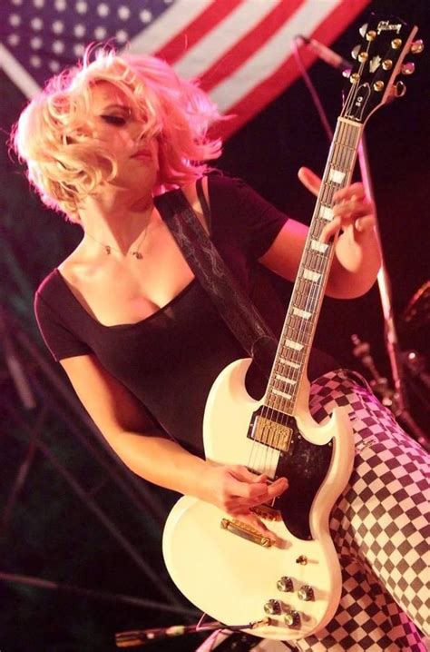 Pin By Randy Bowden On Fish Female Guitarist Female Musicians