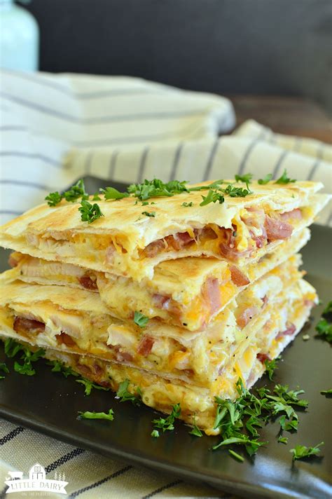 While the chicken is in the refrigerator, cook bacon in a large skillet until crisp. Alice Springs Chicken Quesadilla - Little Dairy On the Prairie