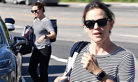 Jennifer Garner Is A Star In Stripes As She Runs Errands Wearing