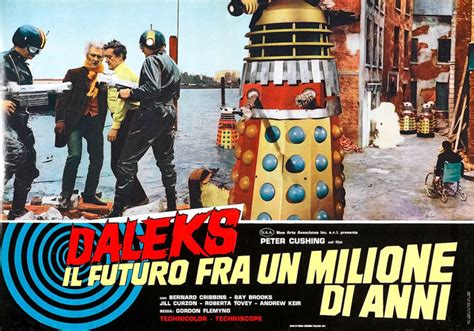 Affiches de cinéma de Les Daleks envahissent la Terre de ...