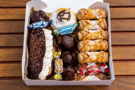 Maybe you would like to learn more about one of these? Chocoholic - Cannoli Gift Box v2 - Cannoli Rush
