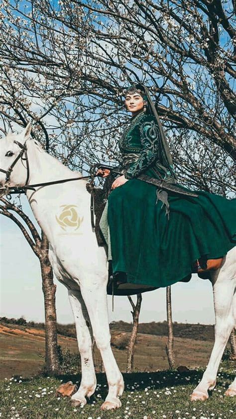 Pin By Ammara On Ozge Torer Bala Hatun Horse Wedding Photos