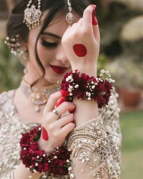 Pin By Maya Khaani On Bridal Pics Pakistani Bridal Makeup Pakistani Bridal Hairstyles Bridal