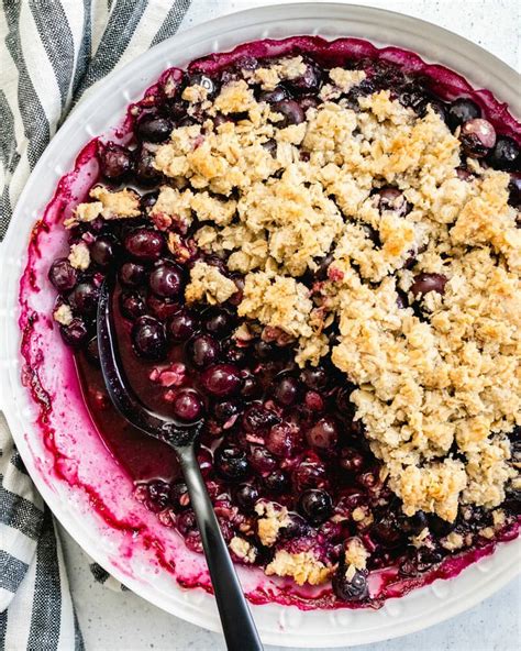 Delicious And Healthy Blueberry Crisp Recipe