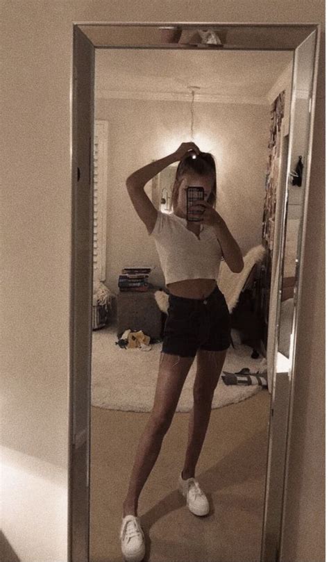 Pin Ig Tumblr Outfits Mirror Selfie Poses