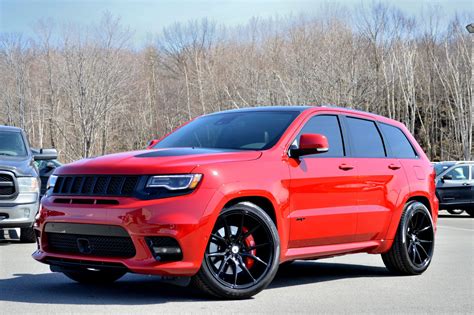 The grand cherokee features an aggressive body style with a wide. Jeep Grand Cherokee SRT 2017 | Lévis Performance