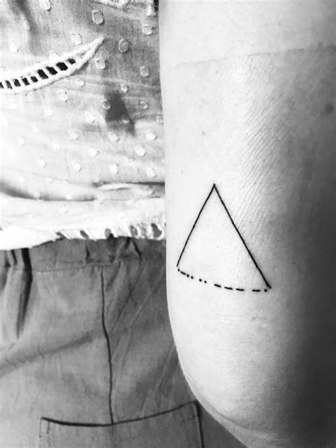 minimalist-tattoo-morse-code-tattoo,-hand-tattoos,-minimalist-tattoo