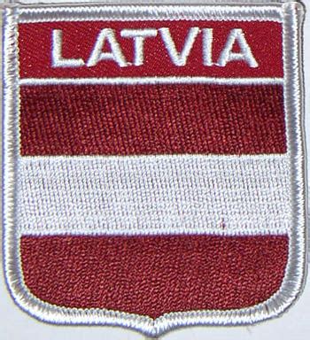 Ķekava uzvar talsos un nopelna ceļazīm. Aufnäher Flagge Lettland in Wappenform (6,2 x 7,3 cm ...