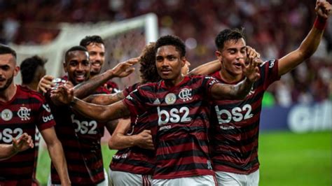 Acompanhe o resultado da partida, saiba quem fez os gols, siga as estatísticas e escalações. Flamengo bate o Atlético-MG e abre vantagem na liderança ...