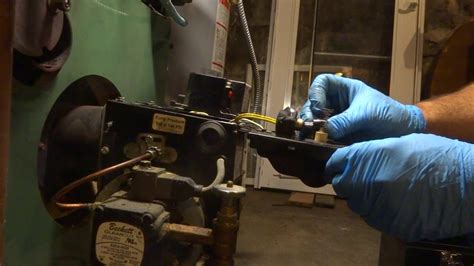 A good knock on this module would generally get it to. beckett oil burner tripping out on safety - YouTube