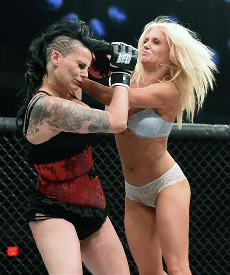 Female Mma Fighter My Pound Breasts Are Making It Hard To Agree On Fighting Weights