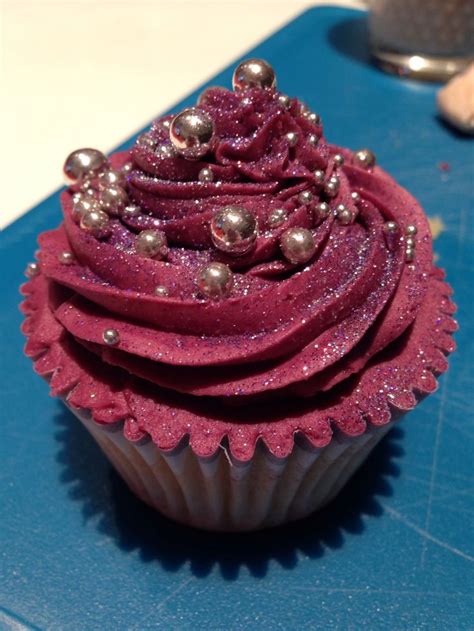 Best 25 Glitter Cupcakes Ideas On Pinterest Gold Cupcakes Sparkle