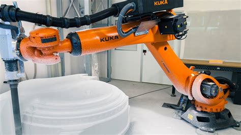 KUKA milling robot produces sculptures at Studio Babelsberg | KUKA AG