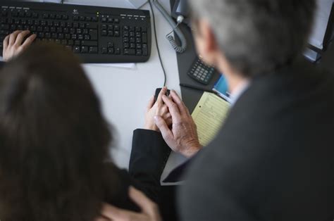 Lettre de signalement de harc¨lement moral son employeur from lettre pour harcelement moral au travail , source:wonder.legal lettre plainte pour harc lettre demande d ouverture aux droits de p´le emploi suite une from lettre pour harcelement moral au travail , source:pratique.fr modele lettre. Le harcèlement au travail «nuit grav'» - Le Courrier