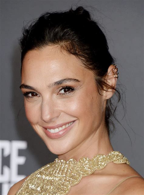 The official website of gal gadot. GAL GADOT at Justice League Premiere in Los Angeles 11/13/2017 - HawtCelebs