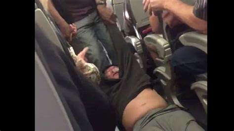 Backlash Erupts After United Passenger Gets Yanked Off Overbooked Flight Cnn