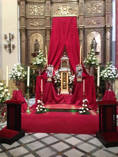 Image Result For Monumento Para Semana Santa Altar Flowers Church Flower Arrangements Church