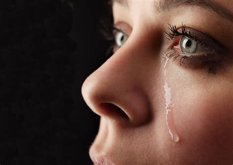 As tears go by 17 переводов. In Weet Magazine: Het nut van tranen | Weet Magazine