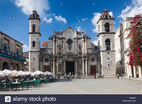 Cuba Havana Havana Vieja Plaza De La Catedral Catedral De San